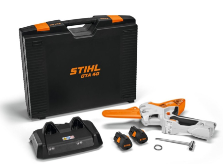 STIHL GTA 40 SET OKSASAHA,  2x akku, tuplalaturi, säilytyslaukku GA040116918